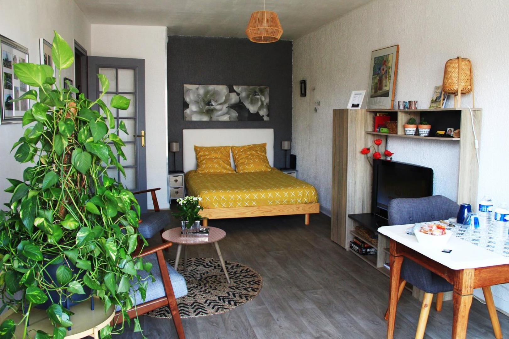 Le Clos Pichot - Studio Avec Balcon, Parking Prive - 5Mn Gare Chartres Exterior photo