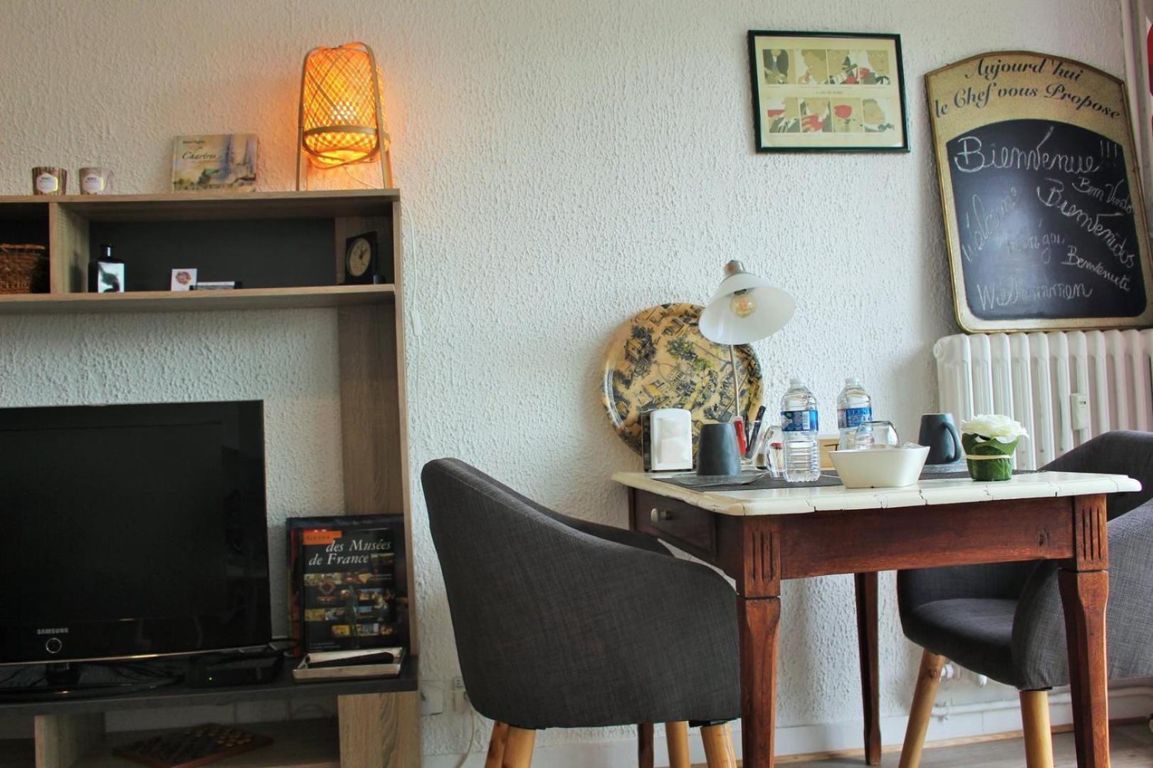 Le Clos Pichot - Studio Avec Balcon, Parking Prive - 5Mn Gare Chartres Exterior photo